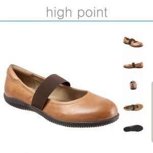 SoftWalk High Point flats- 9.5 Narrow NIB